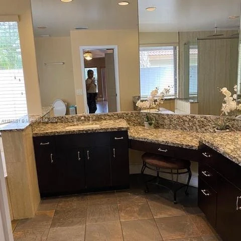 1068 Twin Branch Ln, Weston FL 33326