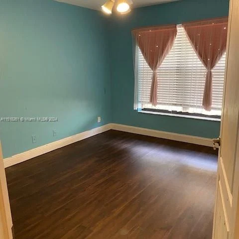 1068 Twin Branch Ln, Weston FL 33326