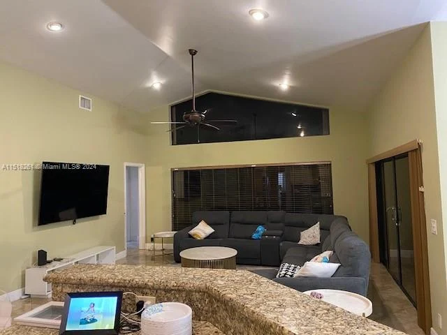 1068 Twin Branch Ln, Weston FL 33326