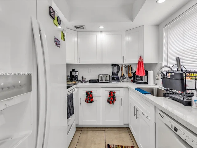 3090 Coral Springs Dr # 4, Coral Springs FL 33065