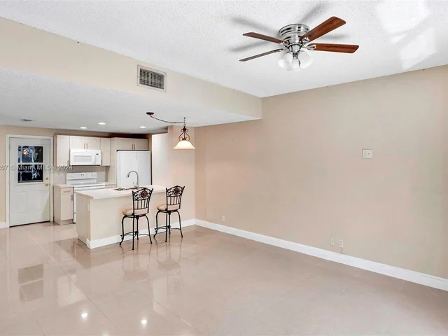 1602 Coronado Rd # 33, Weston FL 33327