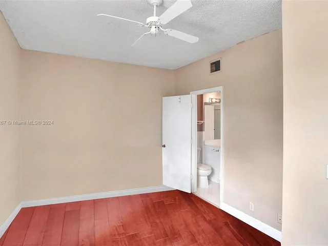 1602 Coronado Rd # 33, Weston FL 33327