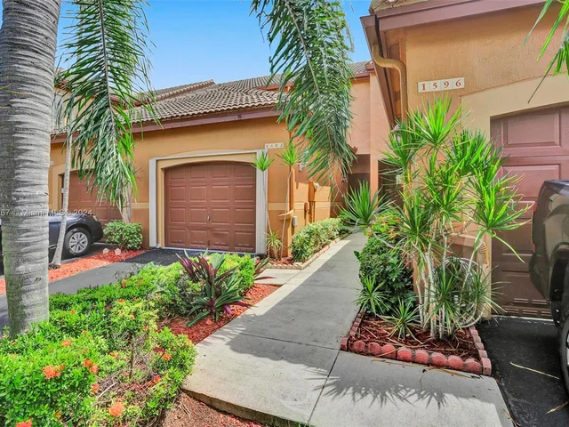 1602 Coronado Rd # 33, Weston FL 33327