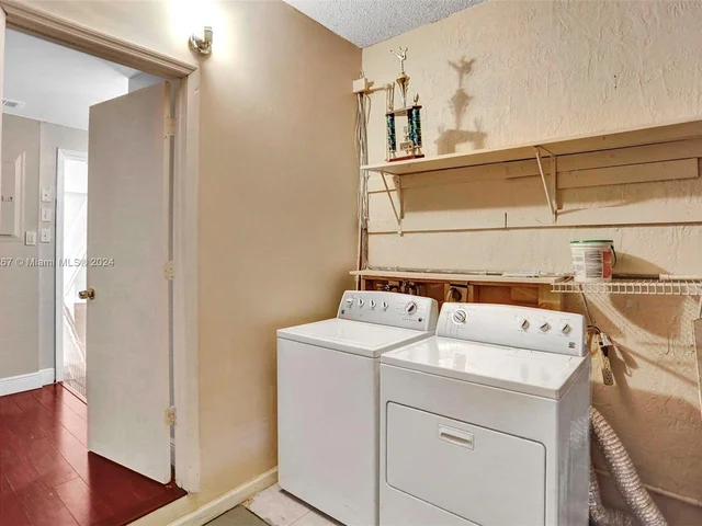 1602 Coronado Rd # 33, Weston FL 33327