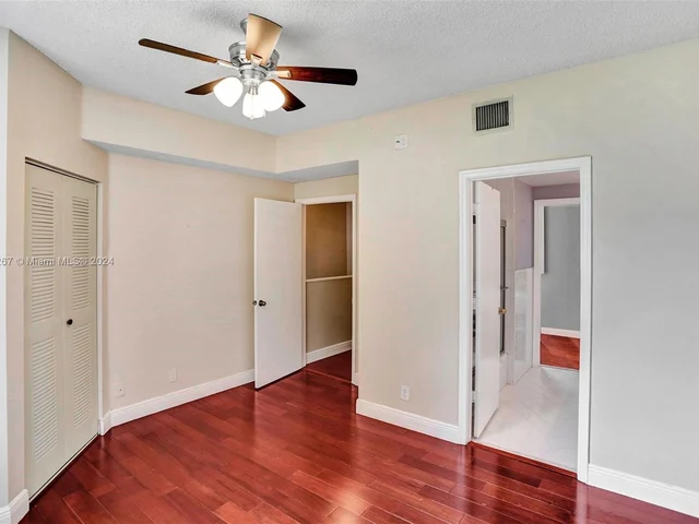 1602 Coronado Rd # 33, Weston FL 33327