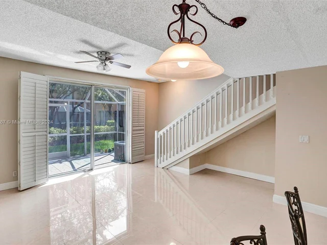 1602 Coronado Rd # 33, Weston FL 33327