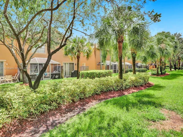 1602 Coronado Rd # 33, Weston FL 33327