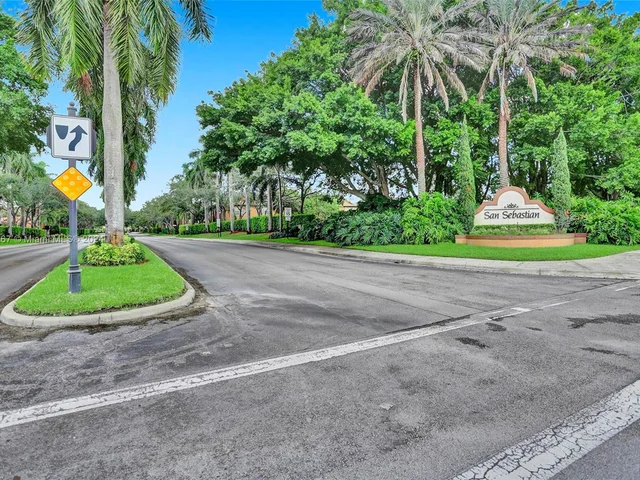 1602 Coronado Rd # 33, Weston FL 33327