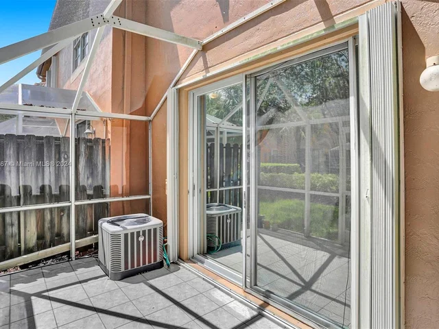 1602 Coronado Rd # 33, Weston FL 33327