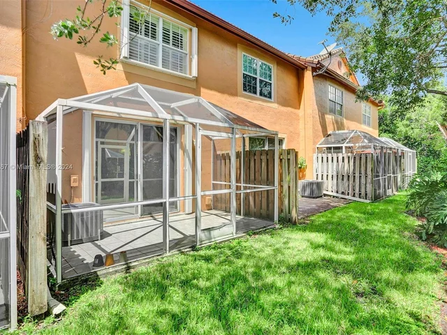 1602 Coronado Rd # 33, Weston FL 33327