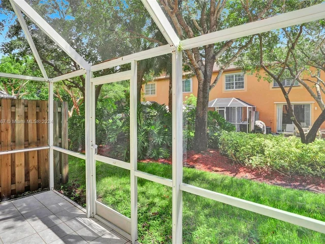 1602 Coronado Rd # 33, Weston FL 33327