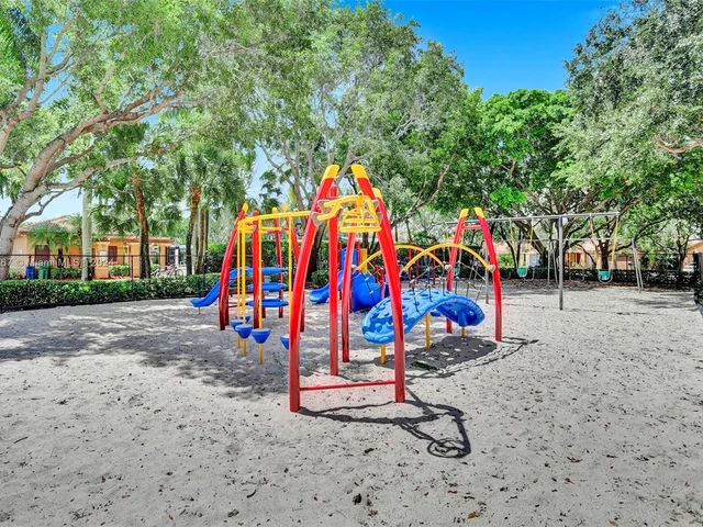 1602 Coronado Rd # 33, Weston FL 33327