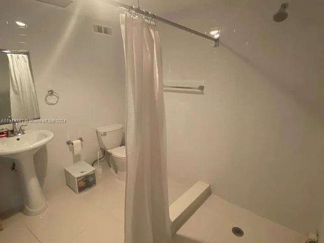 5255 Collins Ave # 3C, Miami Beach FL 33140