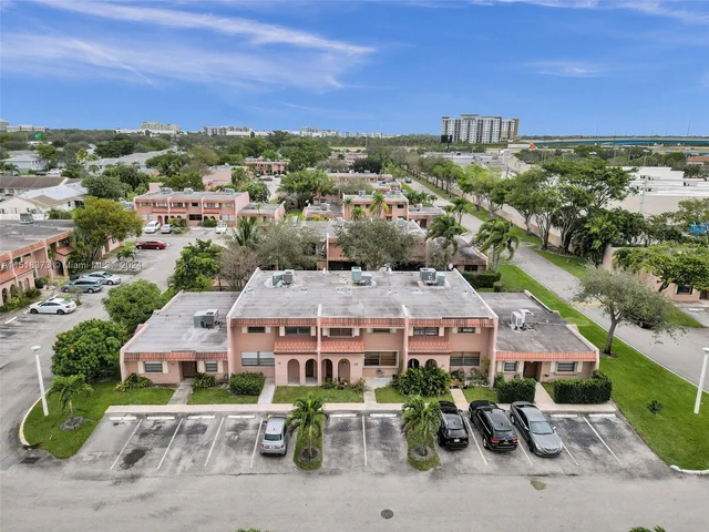 33 Toledo Ct # 35, Davie FL 33324