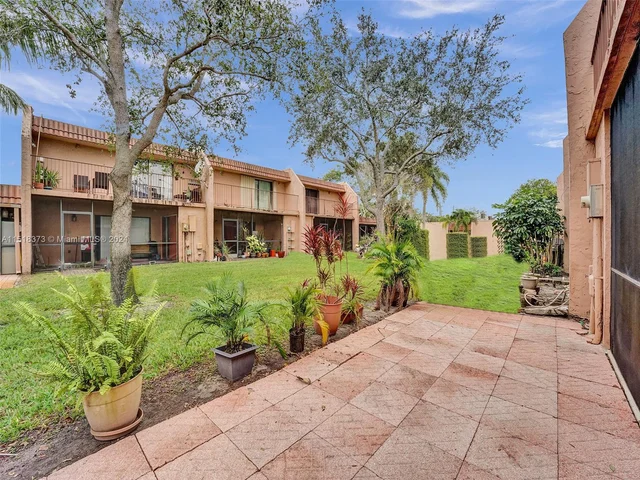 33 Toledo Ct # 35, Davie FL 33324