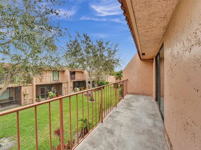 33 Toledo Ct # 35, Davie FL 33324