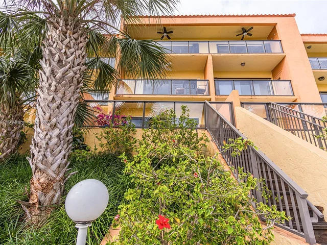 4000 NE 168th St # 106A, North Miami Beach FL 33160