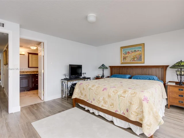 4000 NE 168th St # 106A, North Miami Beach FL 33160