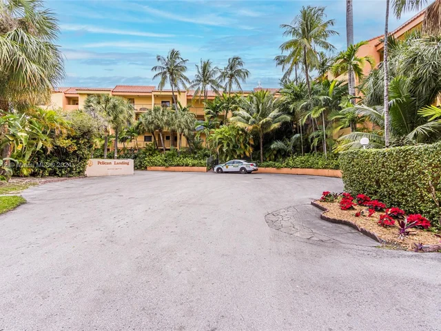 4000 NE 168th St # 106A, North Miami Beach FL 33160