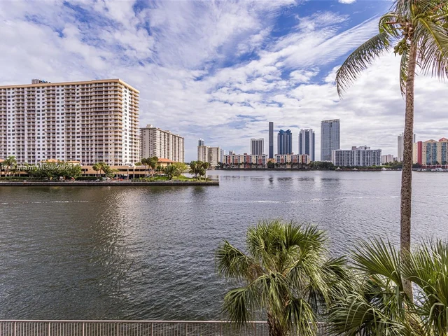 4000 NE 168th St # 106A, North Miami Beach FL 33160