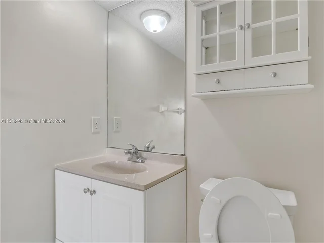 4691 NW 9th St # 202, Miami FL 33126