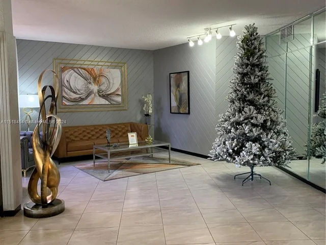 1400 Saint Charles # 820, Pembroke Pines FL 33026