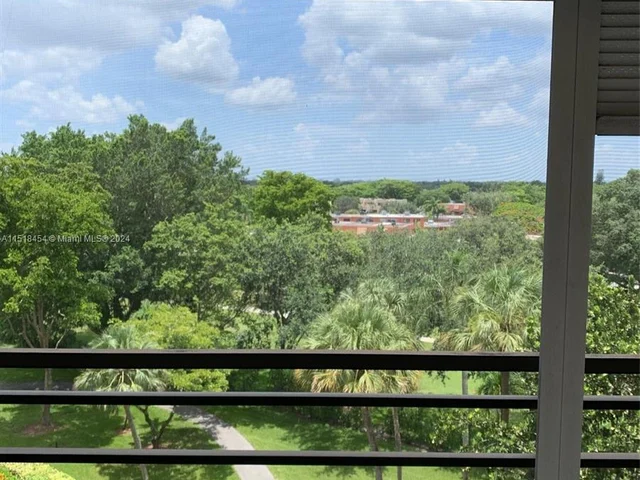 1400 Saint Charles # 820, Pembroke Pines FL 33026