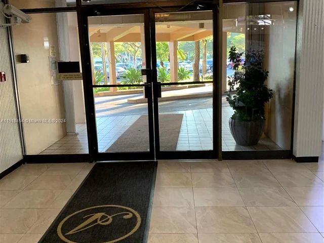 1400 Saint Charles # 820, Pembroke Pines FL 33026