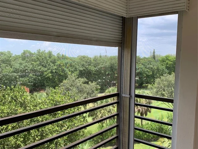 1400 Saint Charles # 820, Pembroke Pines FL 33026