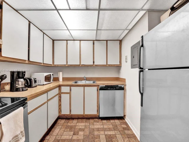 1720 NW N River Dr # 210, Miami FL 33125