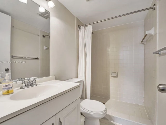 1720 NW N River Dr # 210, Miami FL 33125