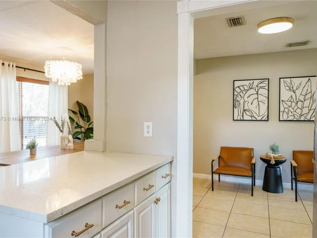 3421 SW 13th Ct, Fort Lauderdale FL 33312