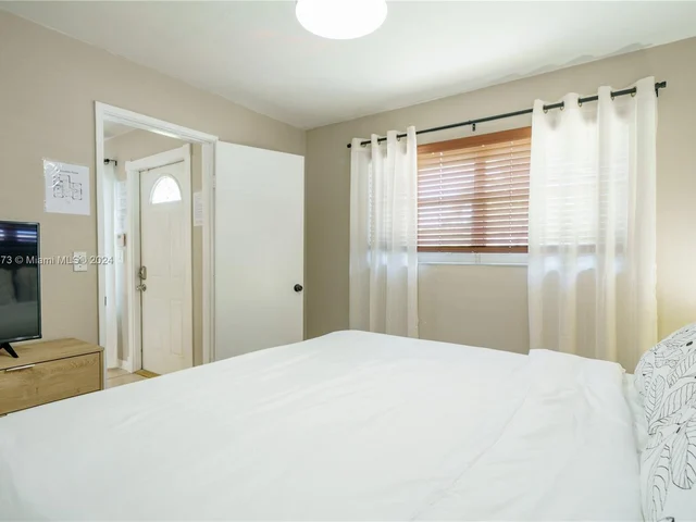 3421 SW 13th Ct, Fort Lauderdale FL 33312