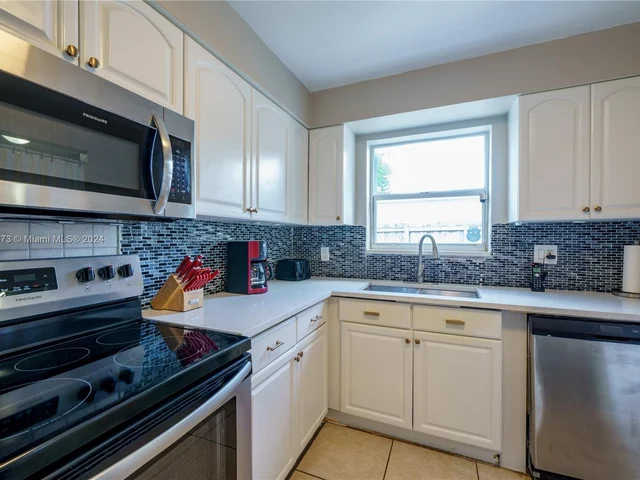 3421 SW 13th Ct, Fort Lauderdale FL 33312