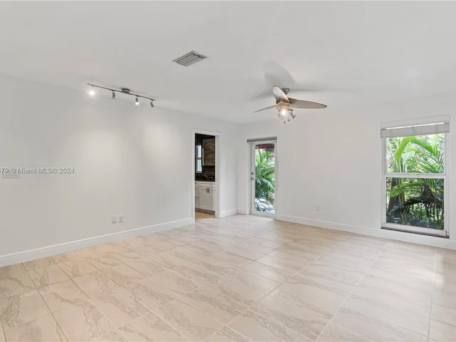 10337 SW 118th St, Miami FL 33176