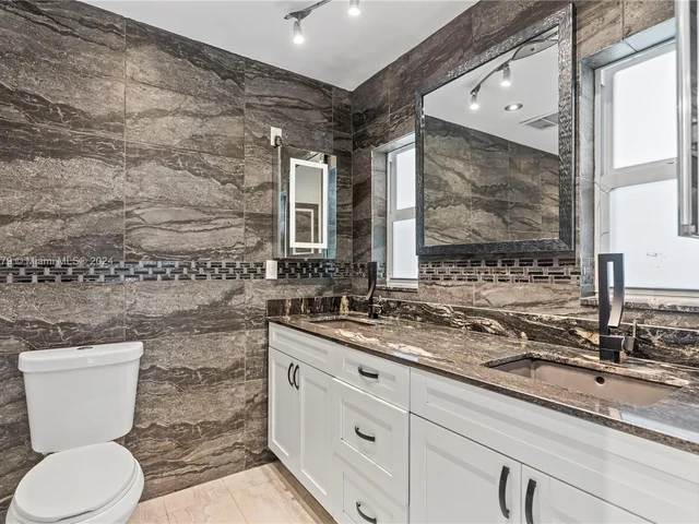 10337 SW 118th St, Miami FL 33176