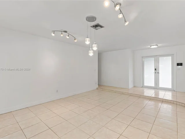 10337 SW 118th St, Miami FL 33176