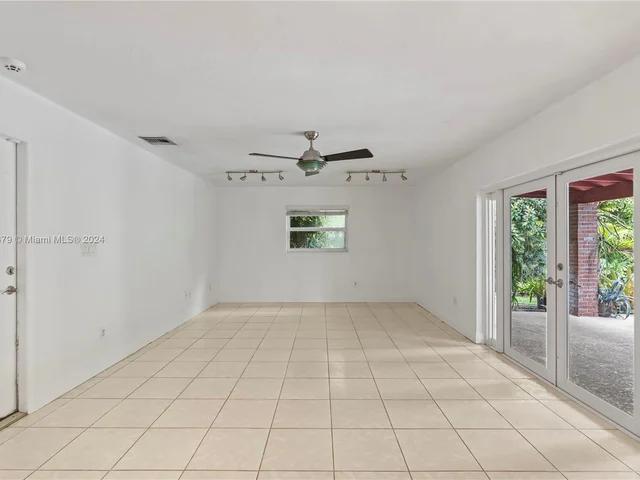 10337 SW 118th St, Miami FL 33176