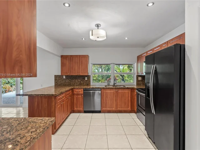 10337 SW 118th St, Miami FL 33176