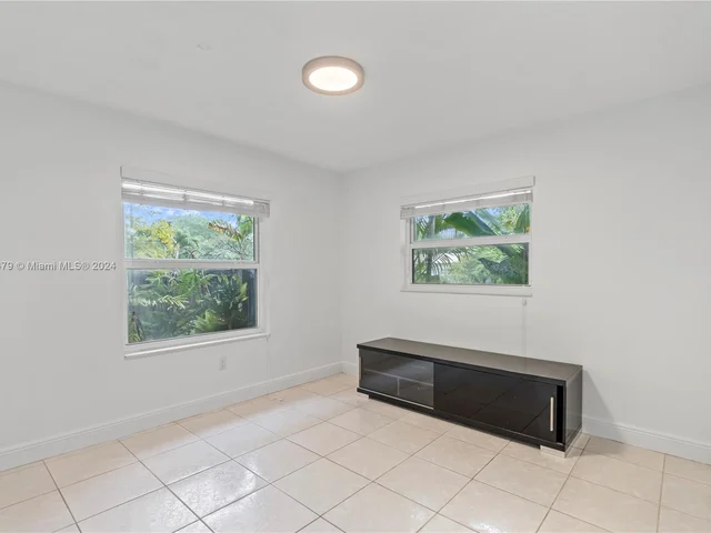 10337 SW 118th St, Miami FL 33176