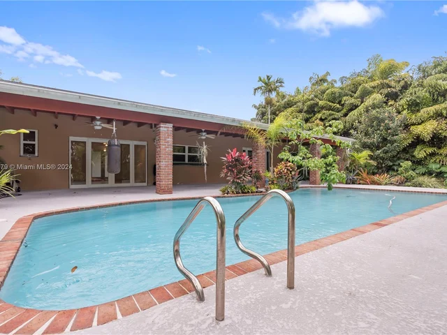 10337 SW 118th St, Miami FL 33176