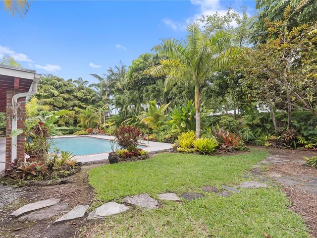 10337 SW 118th St, Miami FL 33176