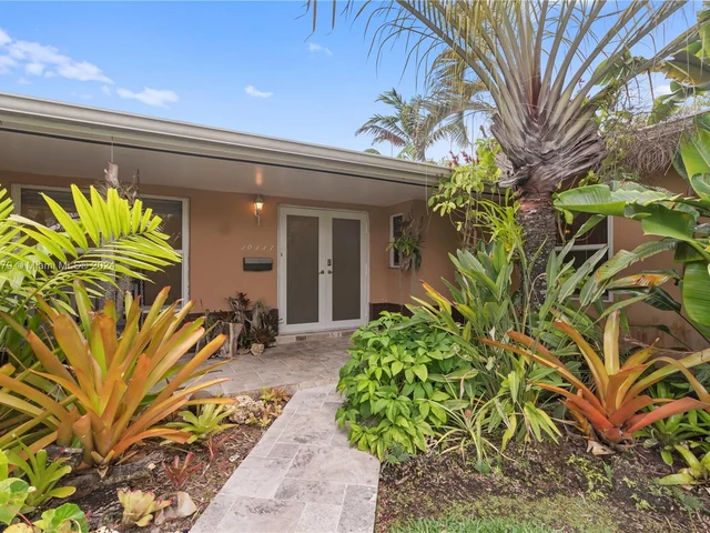 10337 SW 118th St, Miami FL 33176