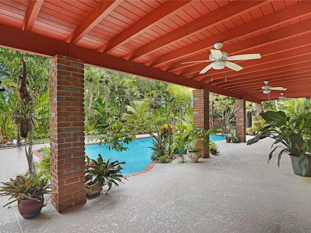 10337 SW 118th St, Miami FL 33176