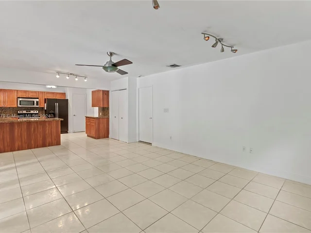 10337 SW 118th St, Miami FL 33176