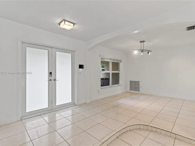 10337 SW 118th St, Miami FL 33176