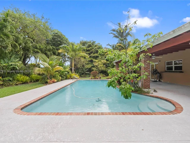 10337 SW 118th St, Miami FL 33176