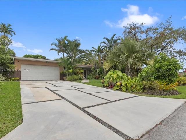 10337 SW 118th St, Miami FL 33176