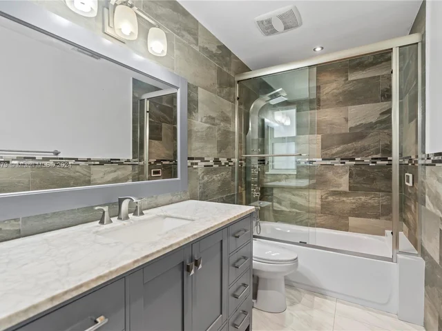 10337 SW 118th St, Miami FL 33176