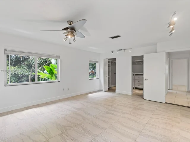 10337 SW 118th St, Miami FL 33176